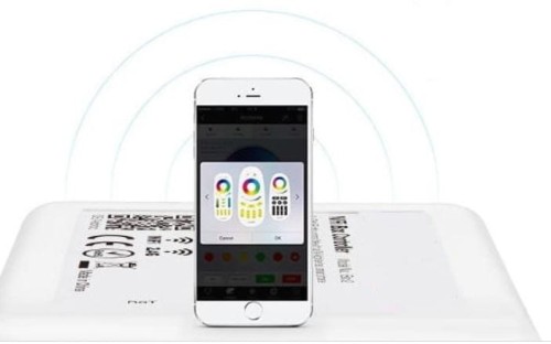 Mostek WiFi do sterowania oprawami i żarówkami RGB smartfonem.JPG