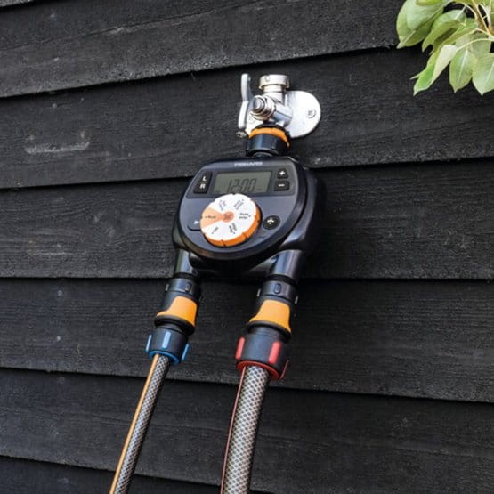 fiskars_watering_environmental_cf_timer_dual_outlet_1054792_web_productimage.jpg